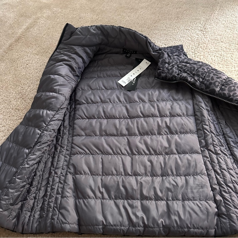 NWT Women’s Tribal Reversible Leopard and Grey Puffer Vest! - Picture 6 of 7